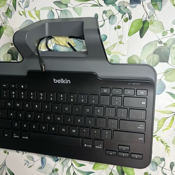 BELKIN B2B130 Black Lightning Wired Slim Tablet Keyboard - Picture 4 of 6